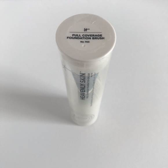 It Cosmetics Foundation Brush - Heavenly Skin 703 - Picture 5 of 10